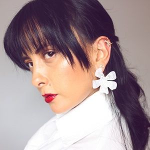 RESIN FLOWER EARRINGS